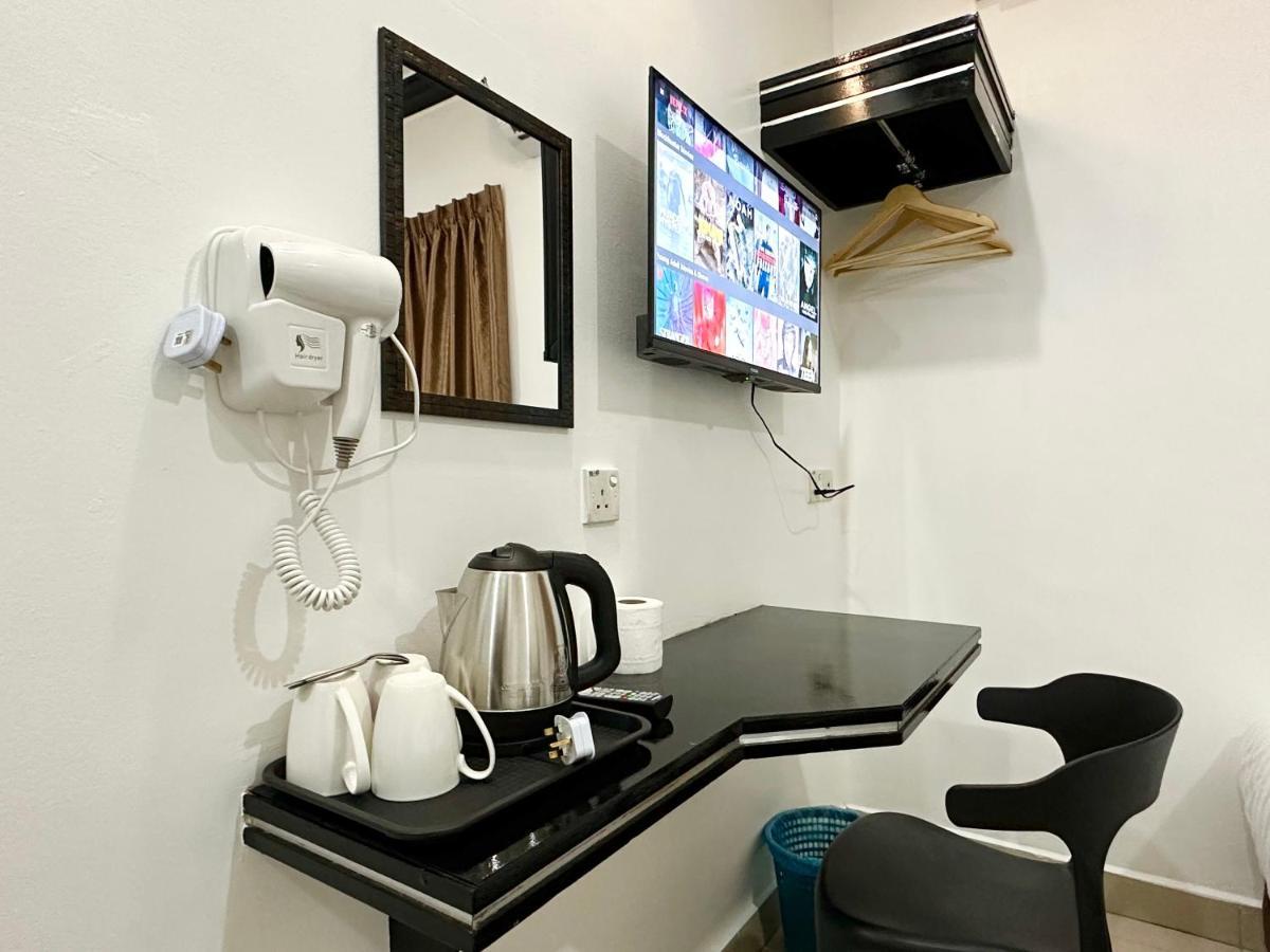 Hotel Tourist City Centre By Hotspot Essential Kota Kinabalu Dış mekan fotoğraf